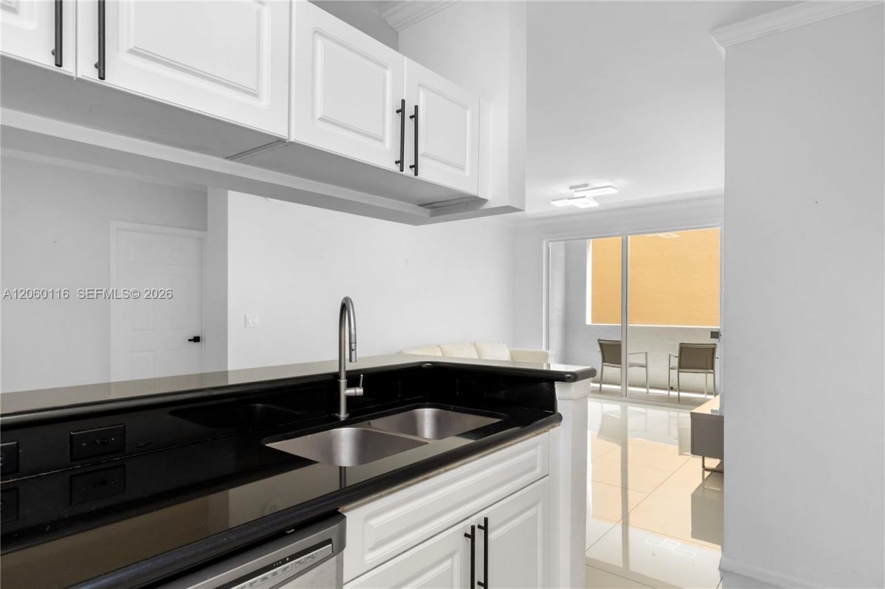 17150 N Bay Rd , Unit 2320, Sunny Isles Beach, FL 33160 Photo