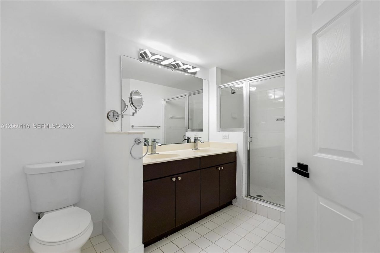 17150 N Bay Rd , Unit 2320, Sunny Isles Beach, FL 33160 Photo