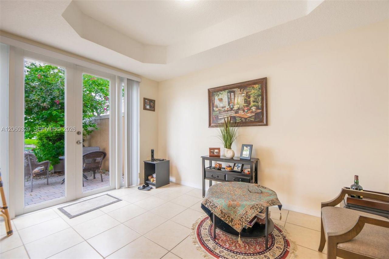 806 SW 143rd Ter, Pembroke Pines, FL 33027 Photo