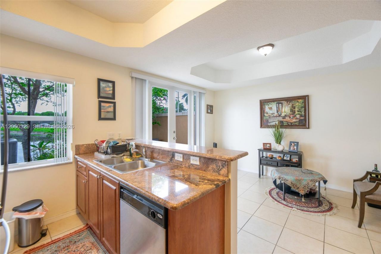 806 SW 143rd Ter, Pembroke Pines, FL 33027 Photo