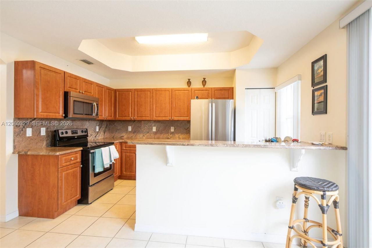 806 SW 143rd Ter, Pembroke Pines, FL 33027 Photo