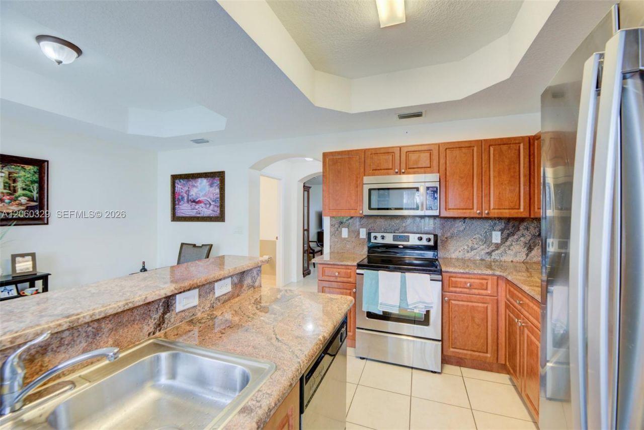 806 SW 143rd Ter, Pembroke Pines, FL 33027 Photo
