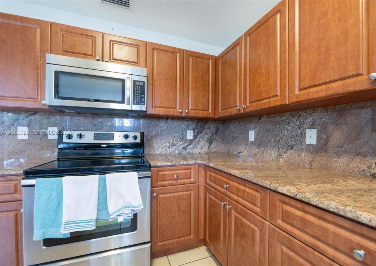 806 SW 143rd Ter, Pembroke Pines, FL 33027 Photo