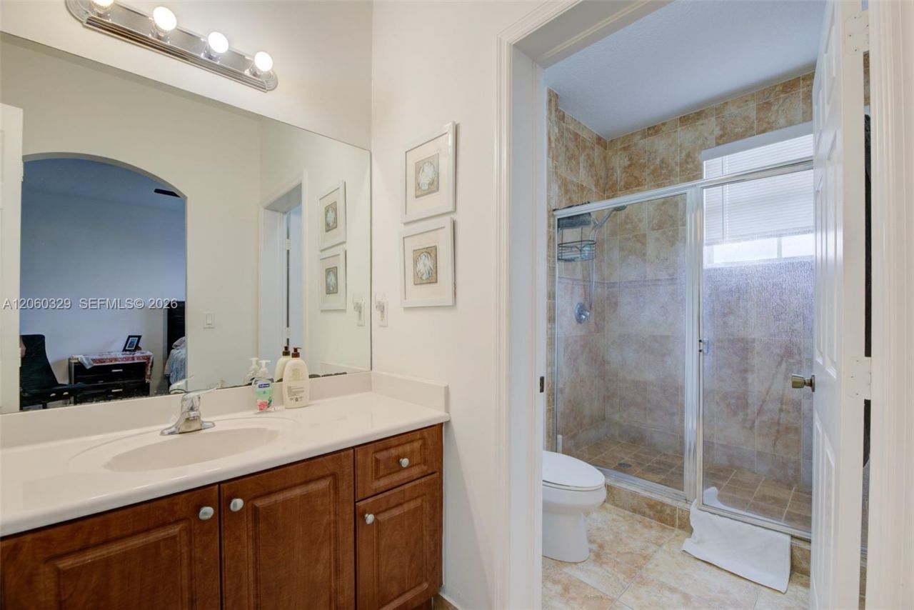 806 SW 143rd Ter, Pembroke Pines, FL 33027 Photo