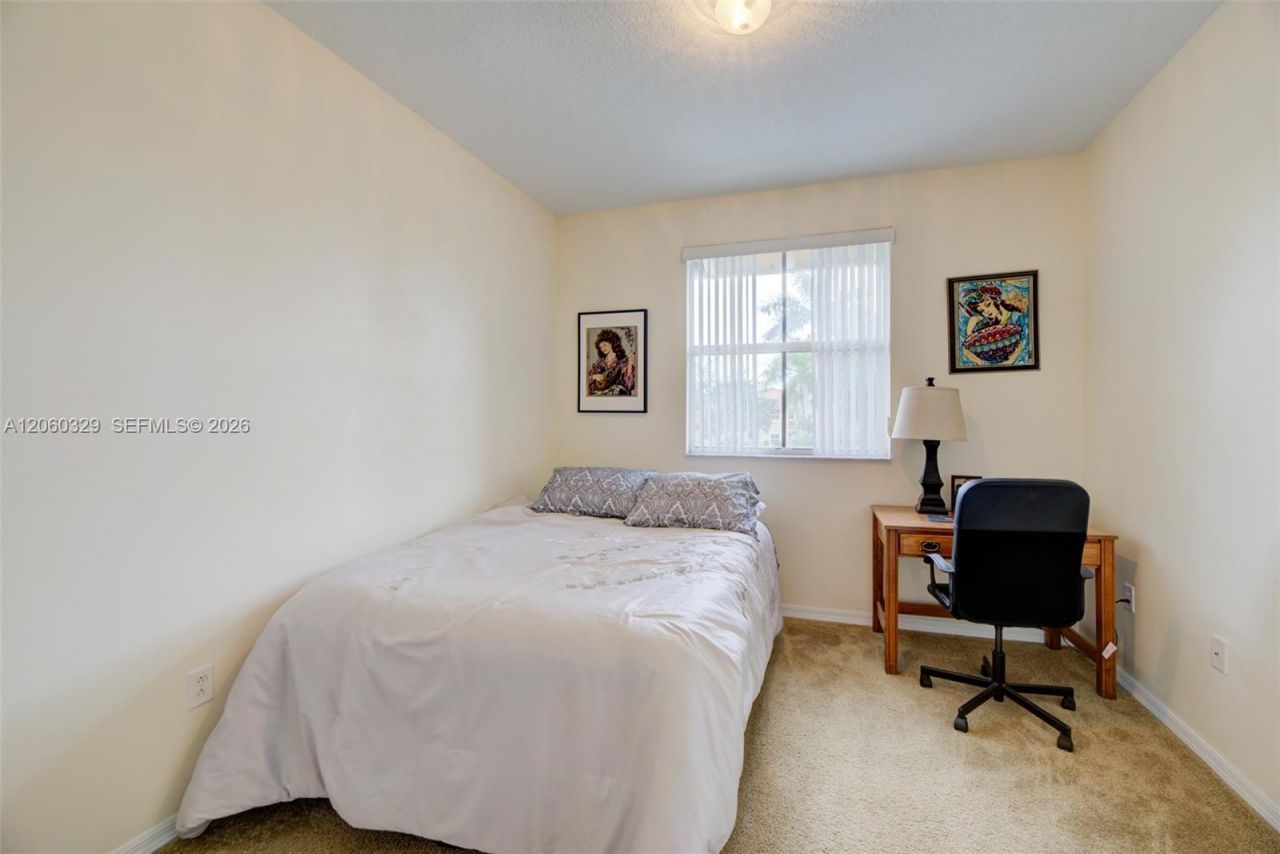 806 SW 143rd Ter, Pembroke Pines, FL 33027 Photo