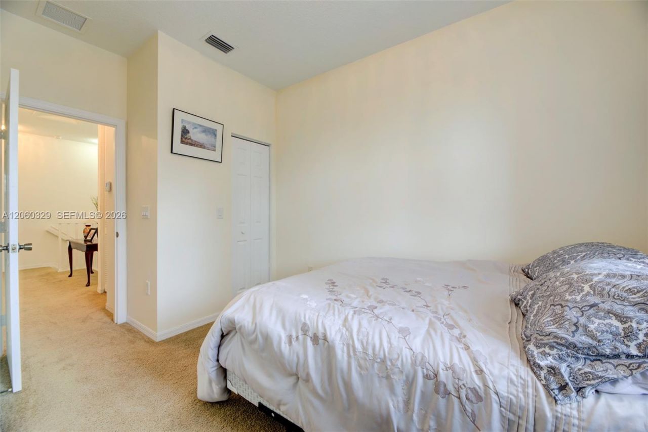806 SW 143rd Ter, Pembroke Pines, FL 33027 Photo