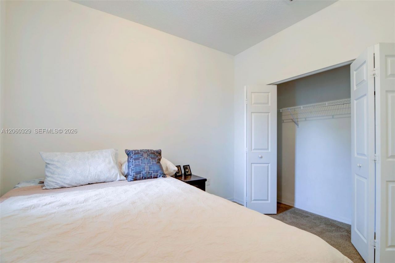 806 SW 143rd Ter, Pembroke Pines, FL 33027 Photo