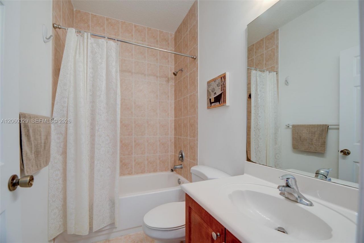 806 SW 143rd Ter, Pembroke Pines, FL 33027 Photo