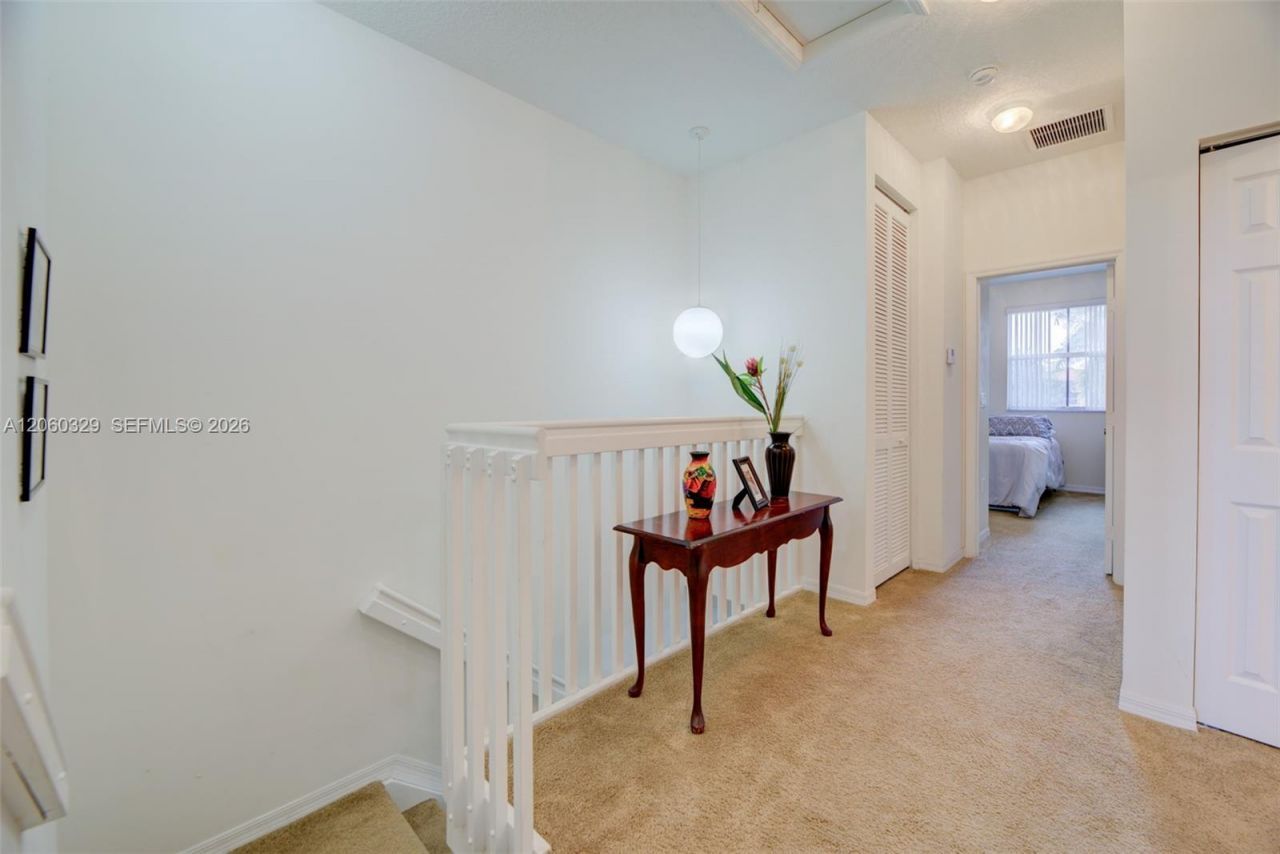 806 SW 143rd Ter, Pembroke Pines, FL 33027 Photo