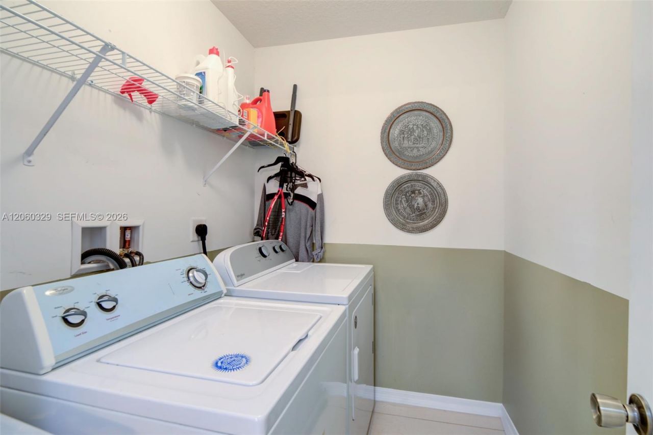 806 SW 143rd Ter, Pembroke Pines, FL 33027 Photo