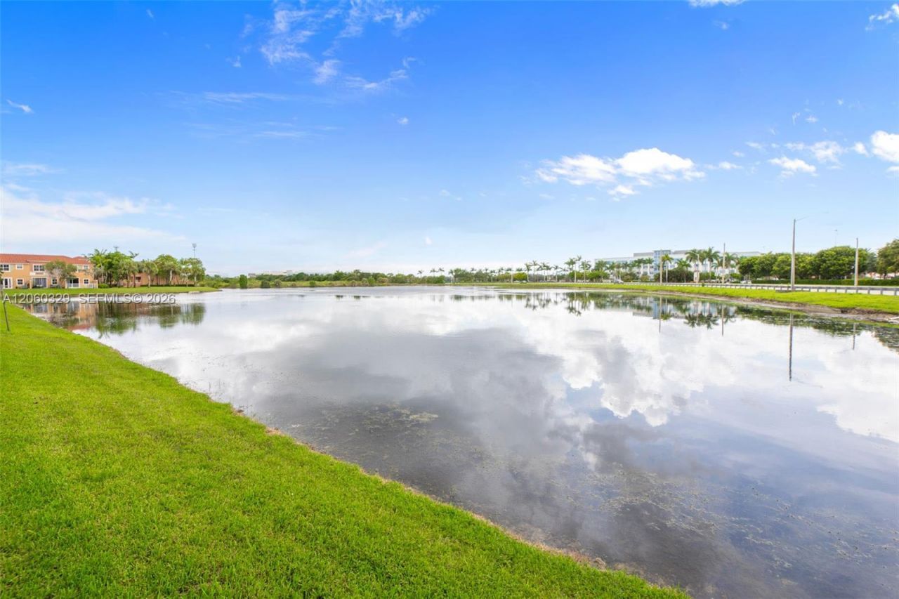 806 SW 143rd Ter, Pembroke Pines, FL 33027 Photo