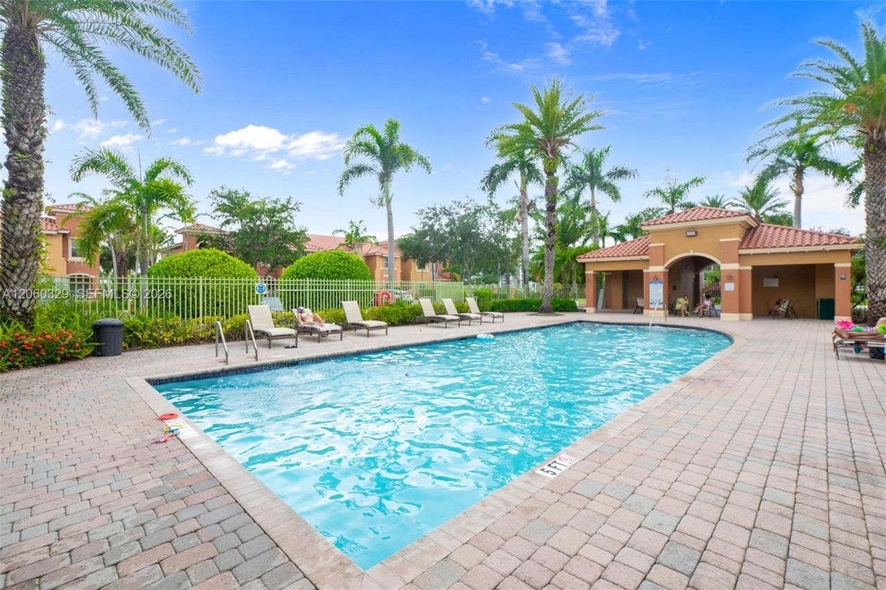 806 SW 143rd Ter, Pembroke Pines, FL 33027 Photo