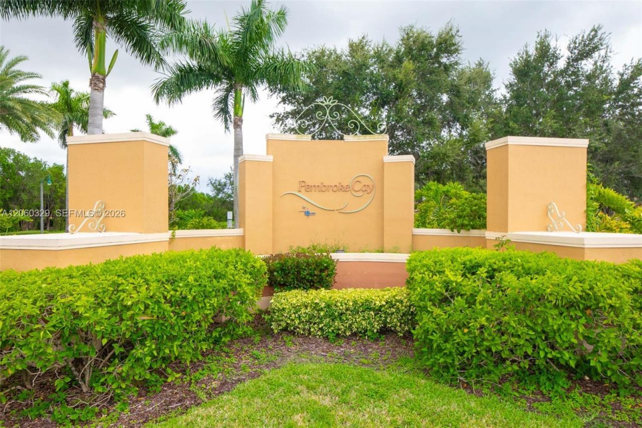 806 SW 143rd Ter, Pembroke Pines, FL 33027 Photo