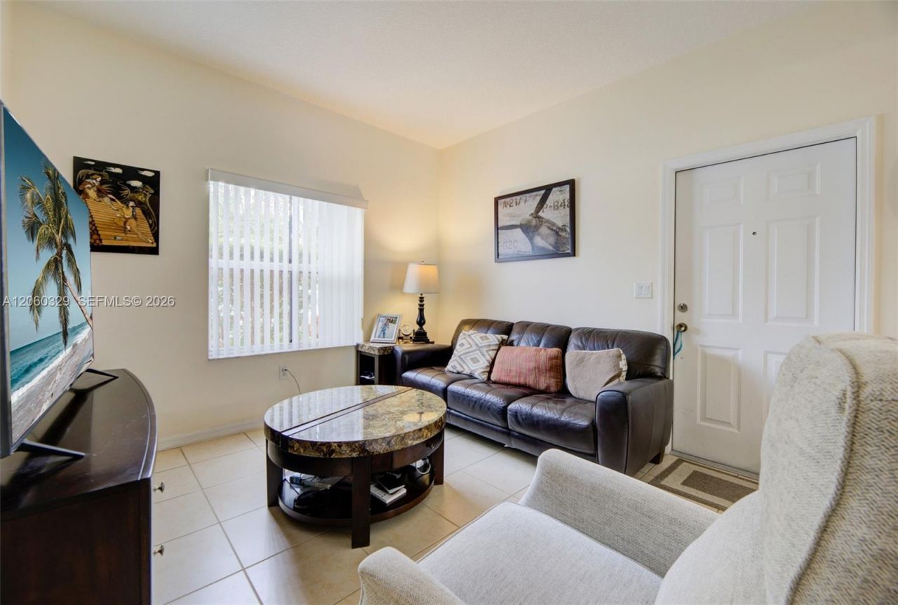 806 SW 143rd Ter, Pembroke Pines, FL 33027 Photo