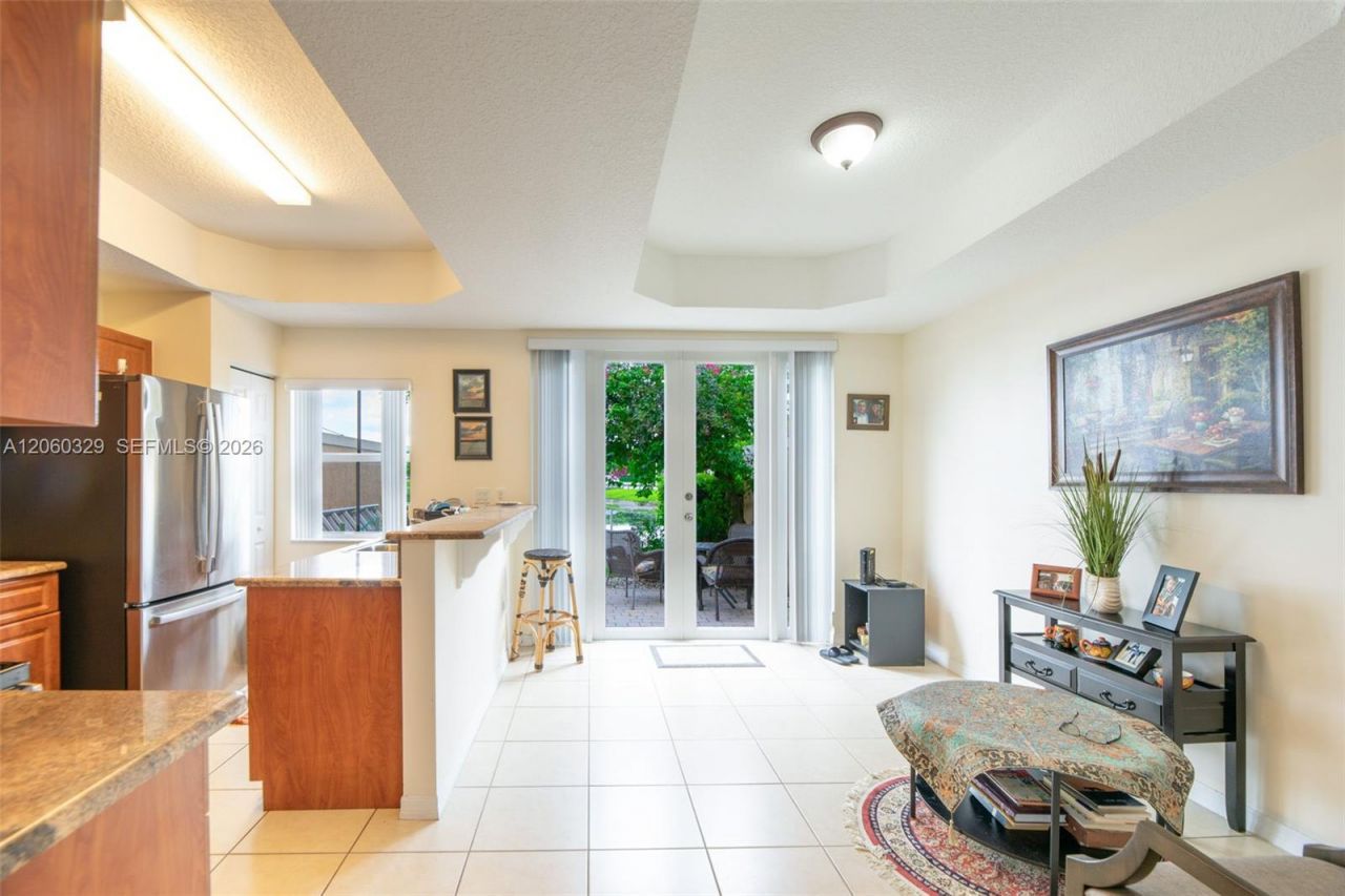 806 SW 143rd Ter, Pembroke Pines, FL 33027 Photo