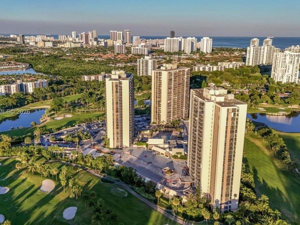 20335 W Country Club Dr , Unit 1702, Aventura, FL 33180