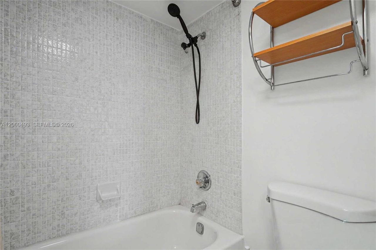 20335 W Country Club Dr, Unit 1702, Aventura, FL 33180 Photo