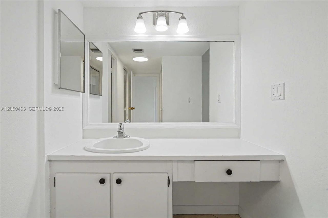 20335 W Country Club Dr, Unit 1702, Aventura, FL 33180 Photo