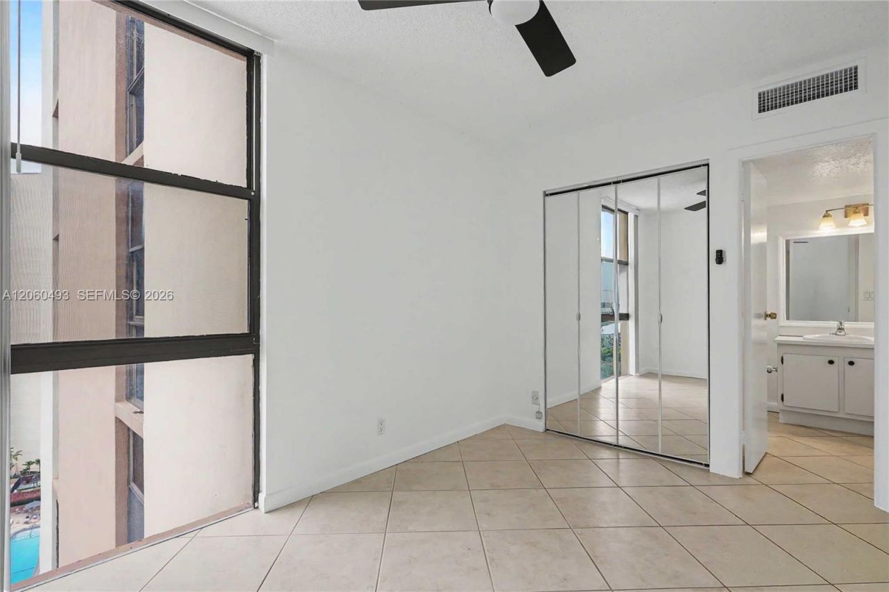 20335 W Country Club Dr, Unit 1702, Aventura, FL 33180 Photo