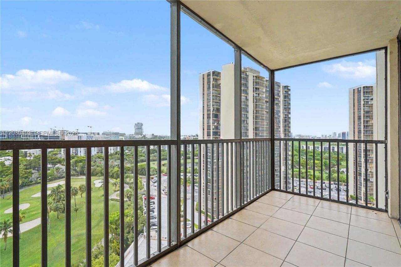 20335 W Country Club Dr, Unit 1702, Aventura, FL 33180 Photo