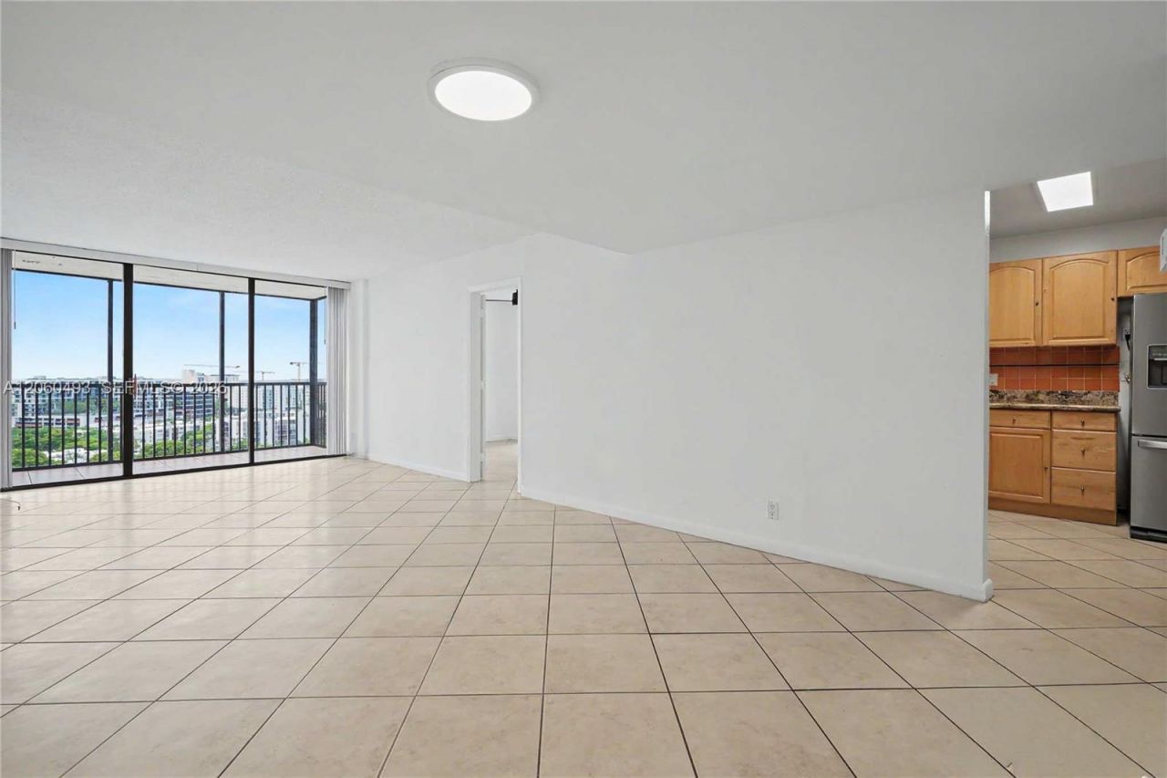 20335 W Country Club Dr, Unit 1702, Aventura, FL 33180 Photo