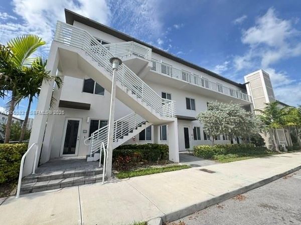 10270 NW 66th St, Unit 101, Doral, FL 33178