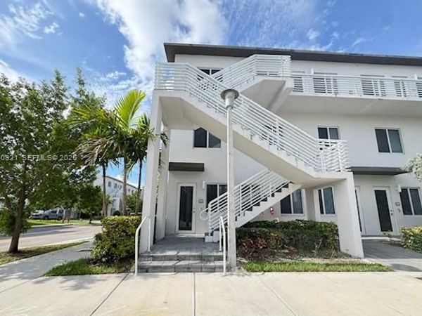 10270 NW 66th St, Unit 101, Doral, FL 33178