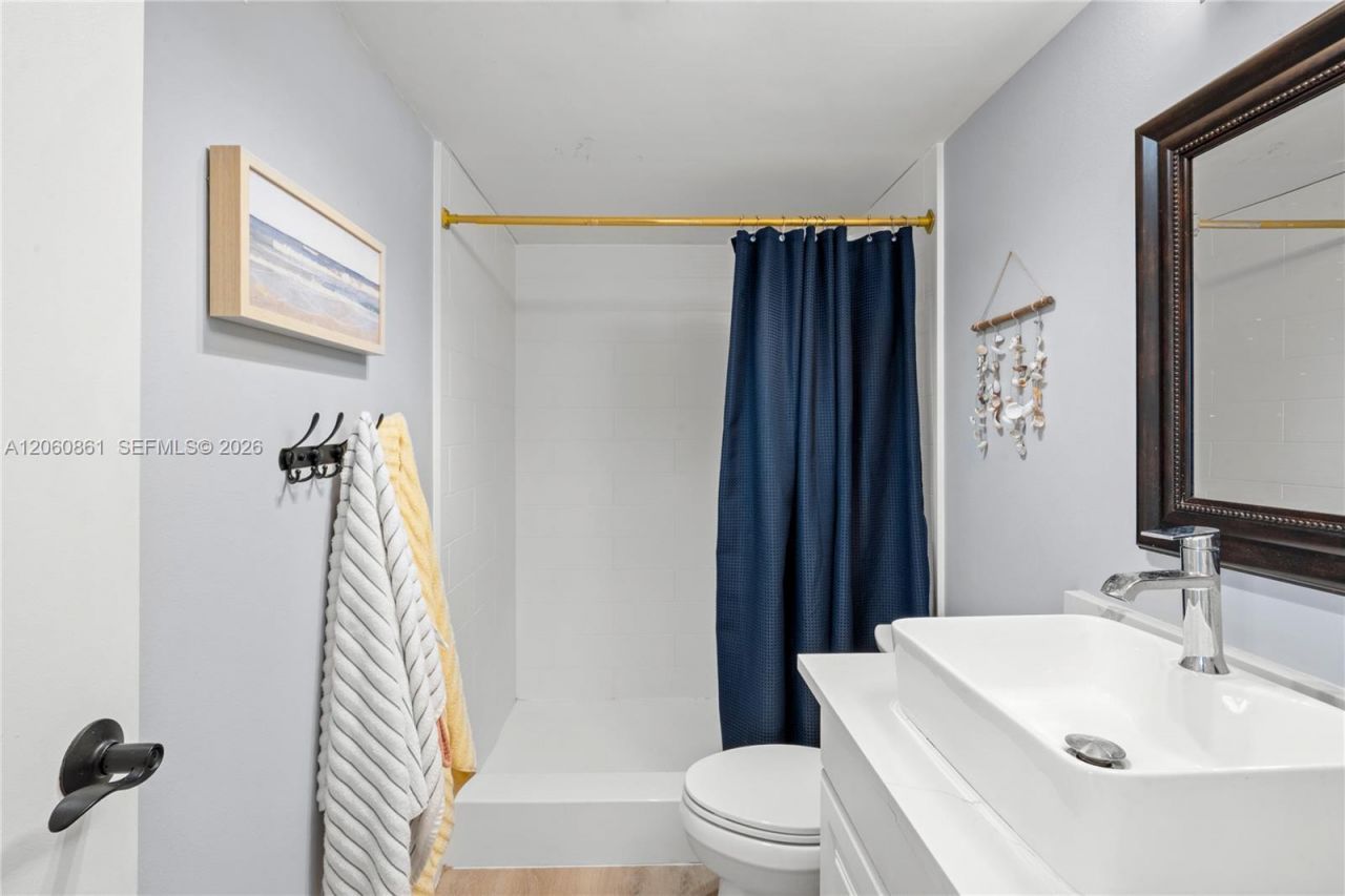 600 Three Islands Blvd, Unit 911, Hallandale Beach, FL 33009 Photo