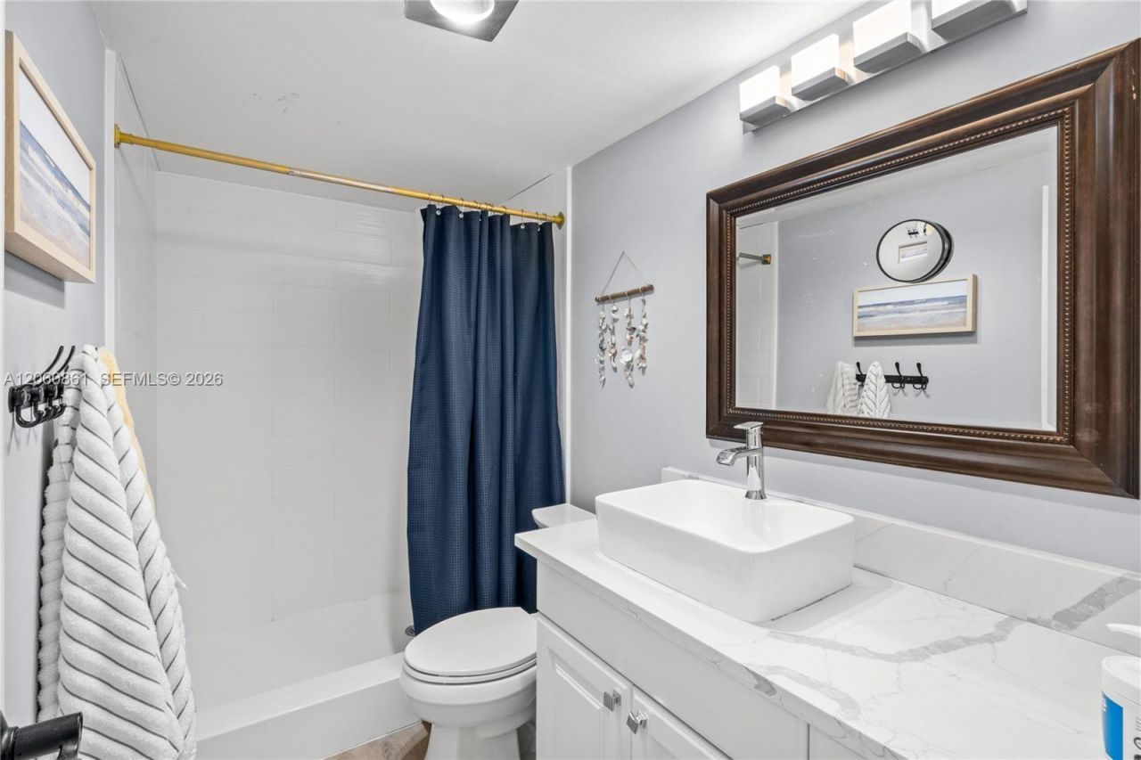 600 Three Islands Blvd, Unit 911, Hallandale Beach, FL 33009 Photo