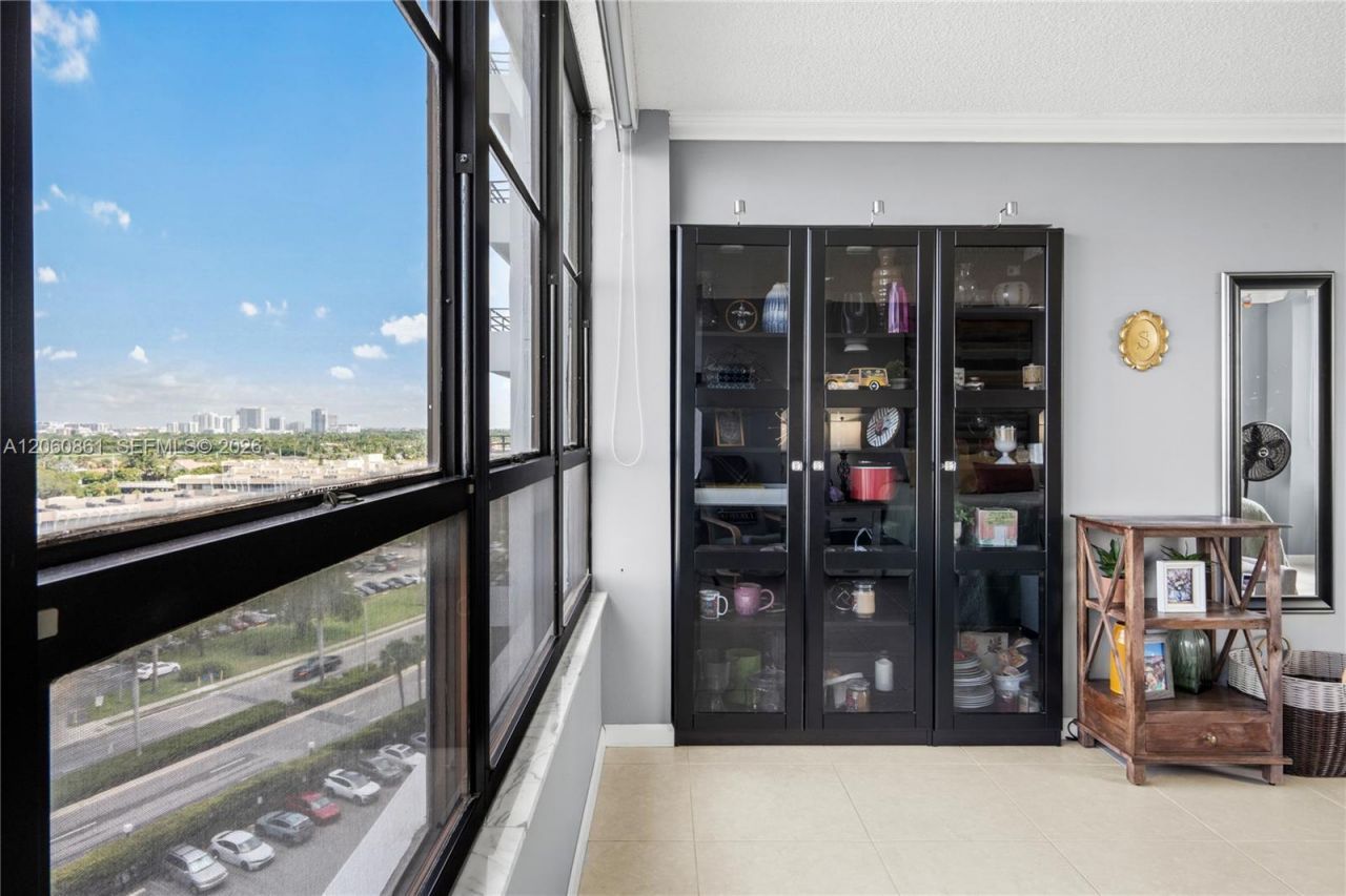 600 Three Islands Blvd, Unit 911, Hallandale Beach, FL 33009 Photo