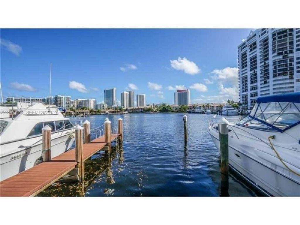 600 Three Islands Blvd, Unit 911, Hallandale Beach, FL 33009 Photo