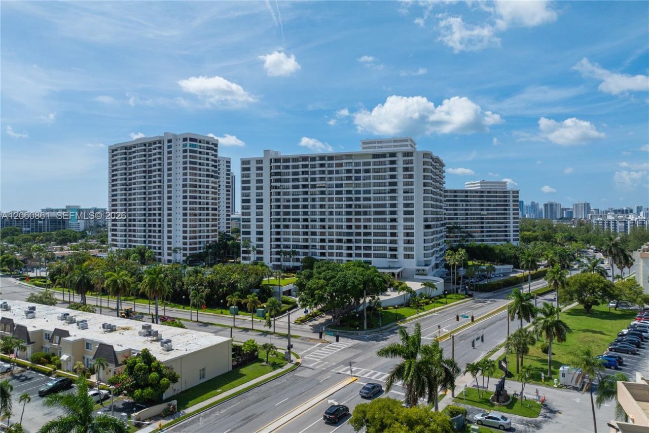 600 Three Islands Blvd, Unit 911, Hallandale Beach, FL 33009 Photo