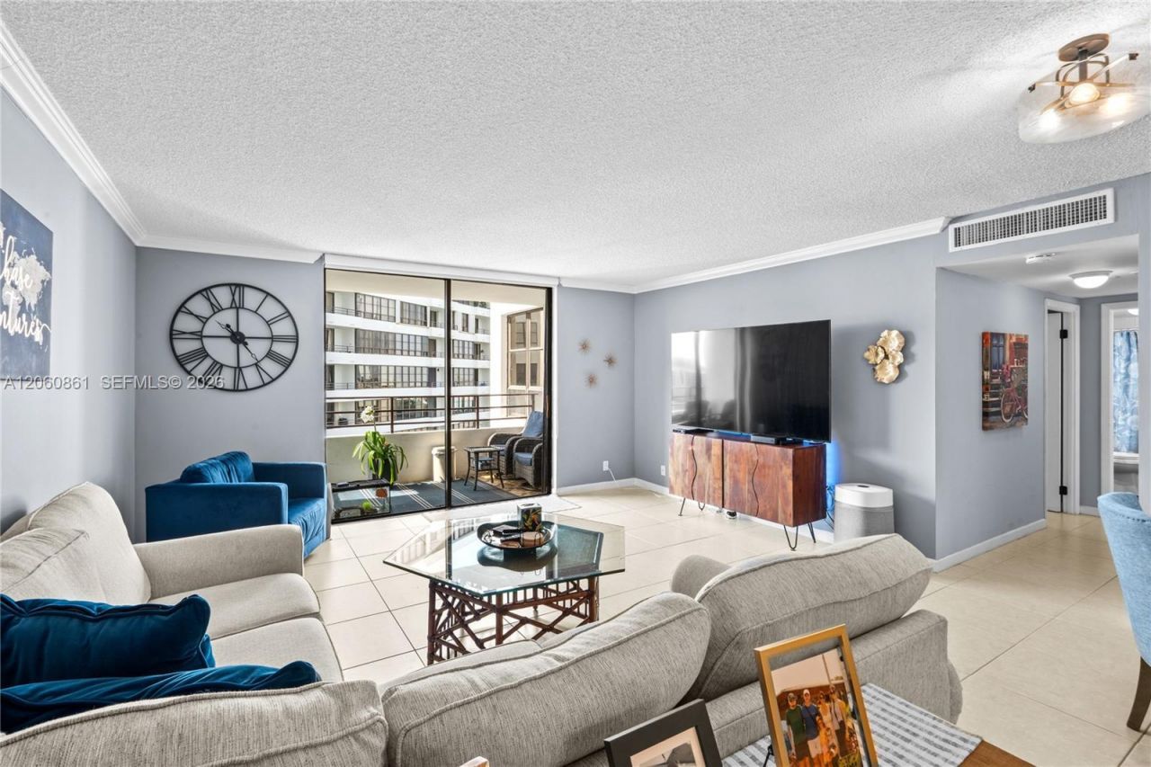 600 Three Islands Blvd, Unit 911, Hallandale Beach, FL 33009 Photo