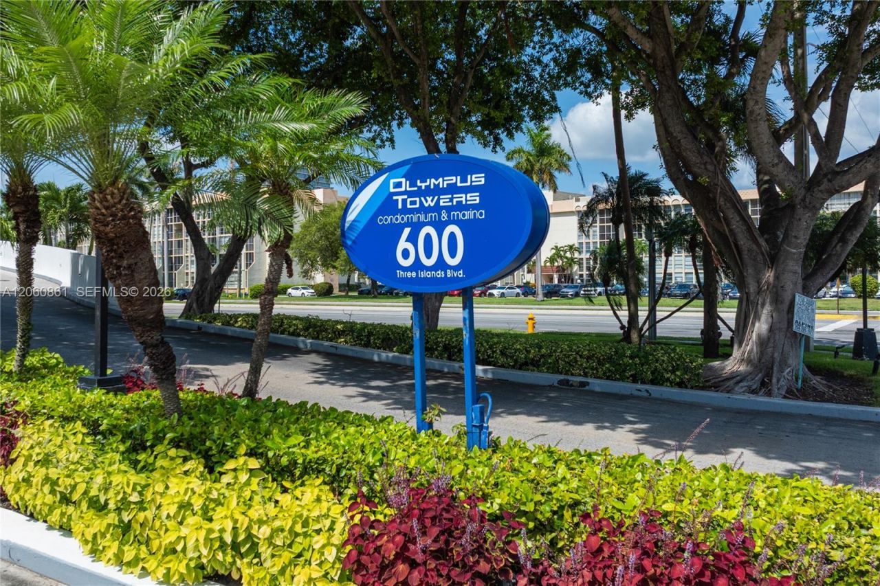 600 Three Islands Blvd, Unit 911, Hallandale Beach, FL 33009 Photo