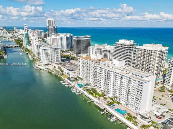 5700 Collins Ave , Unit 15D, Miami Beach, FL 33140