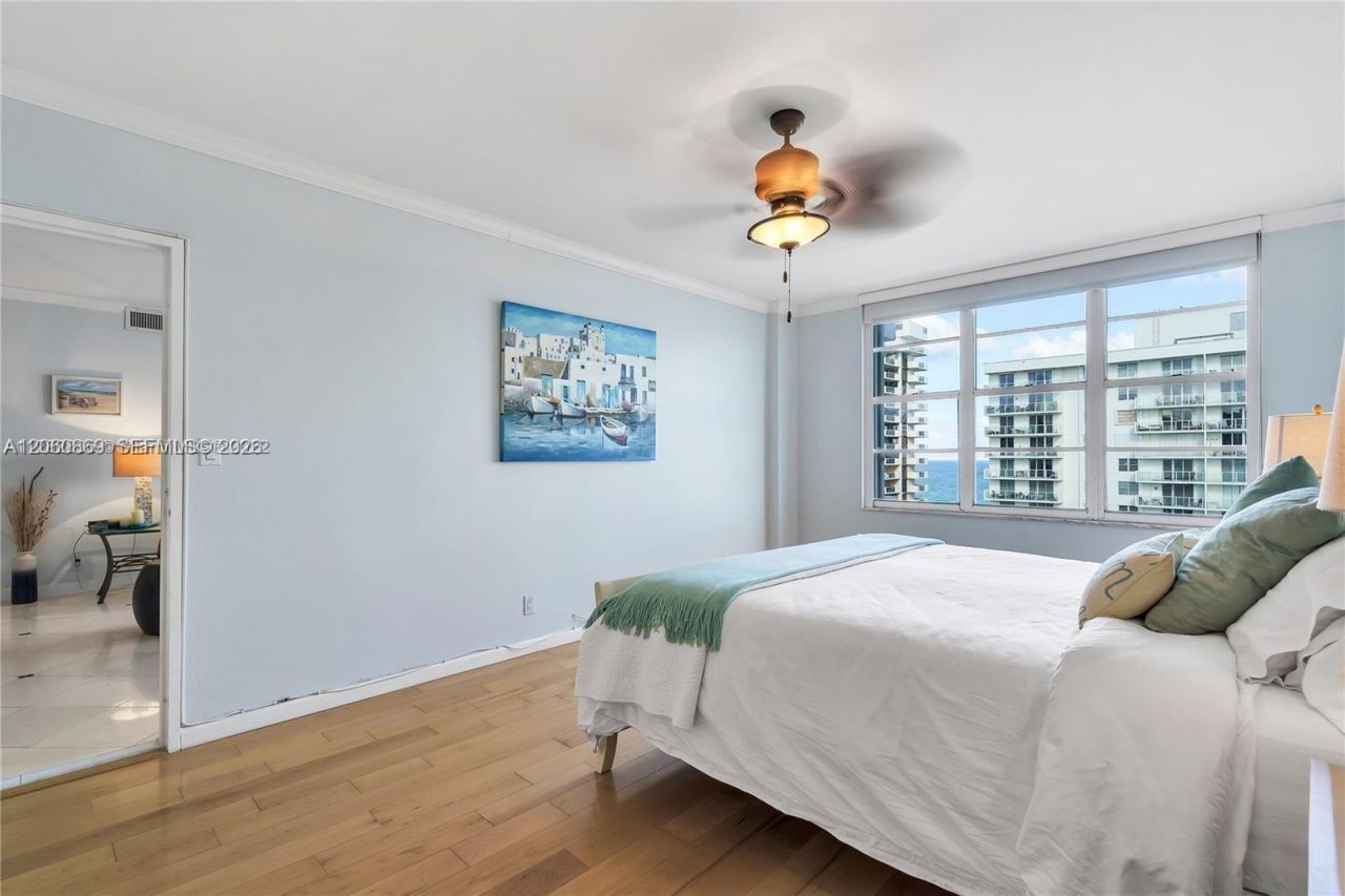 5700 Collins Ave, Unit 15D, Miami Beach, FL 33140 Photo