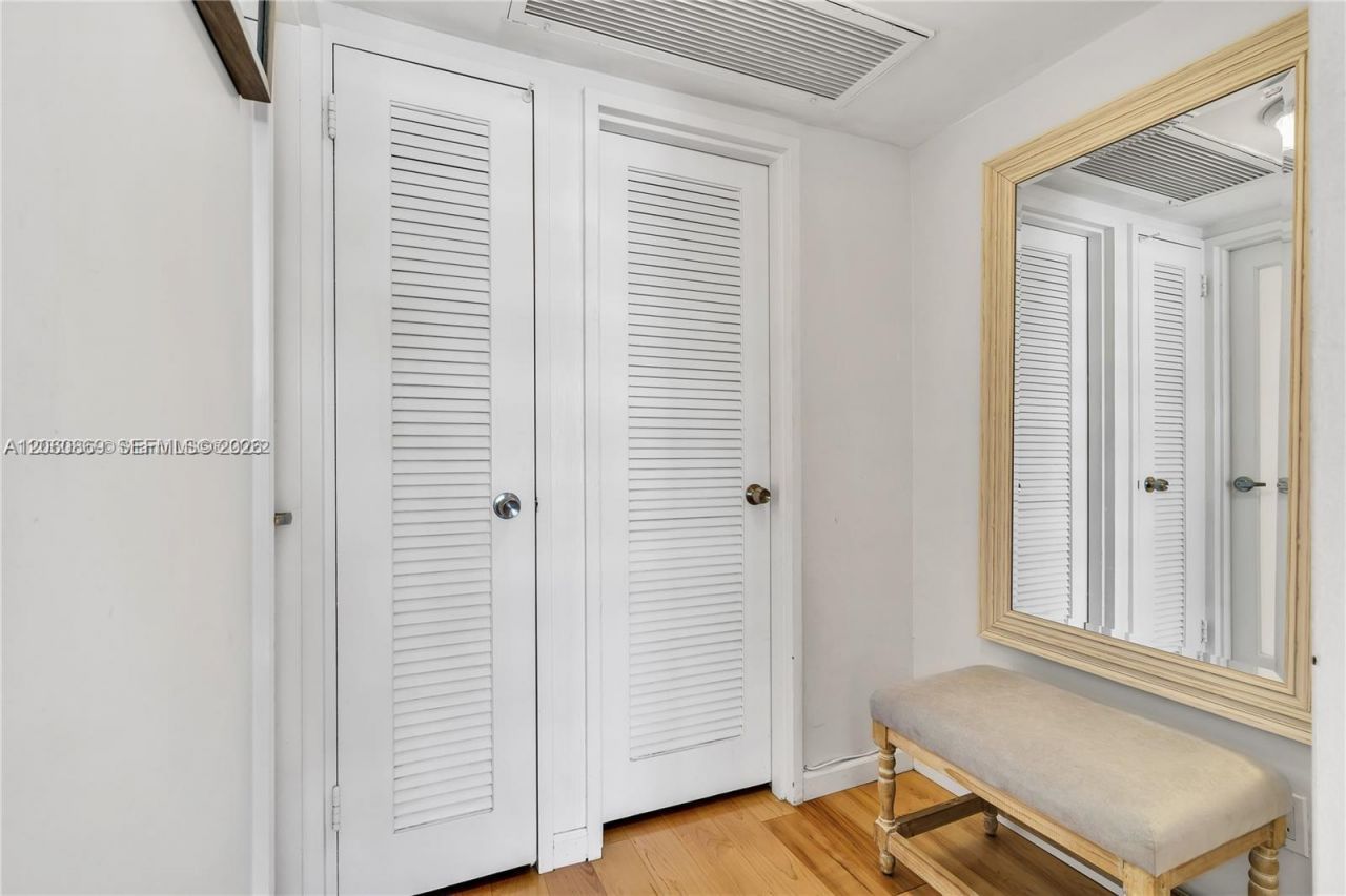 5700 Collins Ave, Unit 15D, Miami Beach, FL 33140 Photo