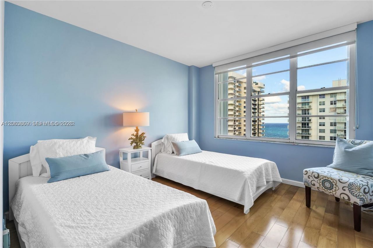 5700 Collins Ave, Unit 15D, Miami Beach, FL 33140 Photo