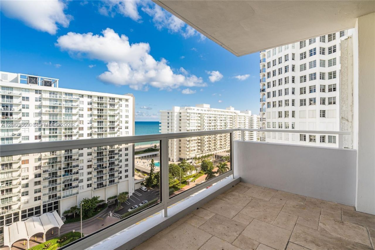 5700 Collins Ave, Unit 15D, Miami Beach, FL 33140 Photo