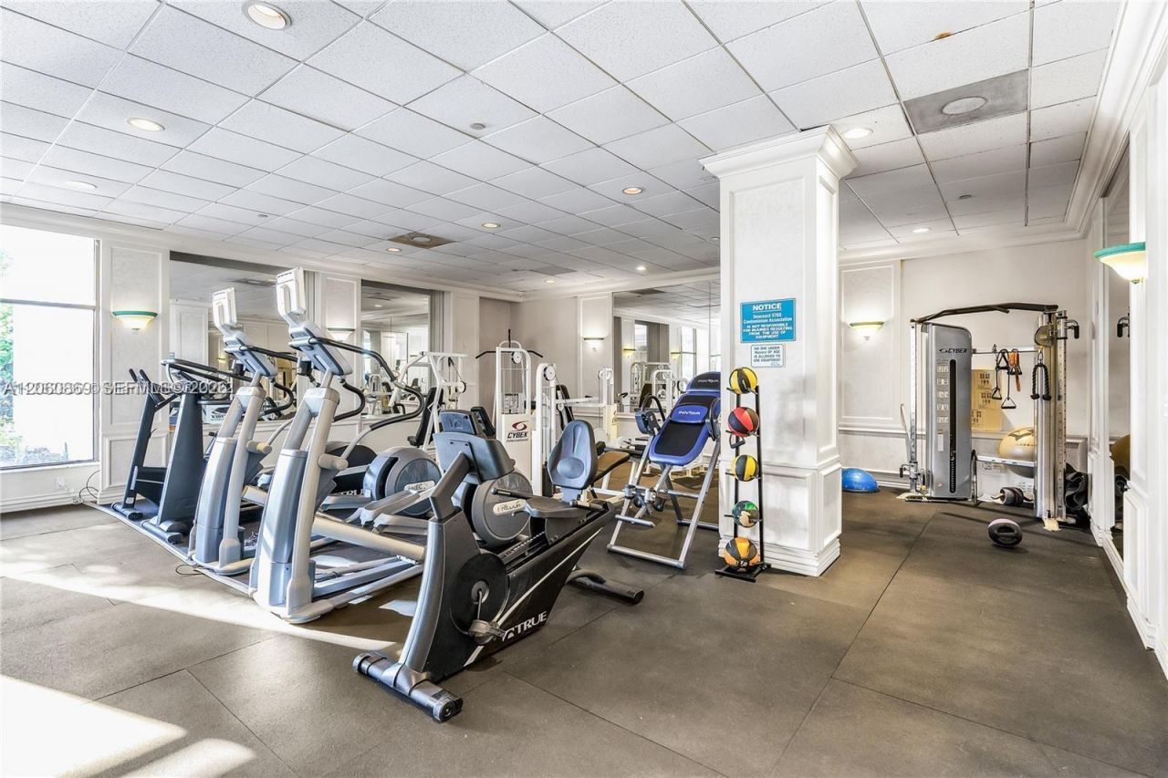 5700 Collins Ave, Unit 15D, Miami Beach, FL 33140 Photo