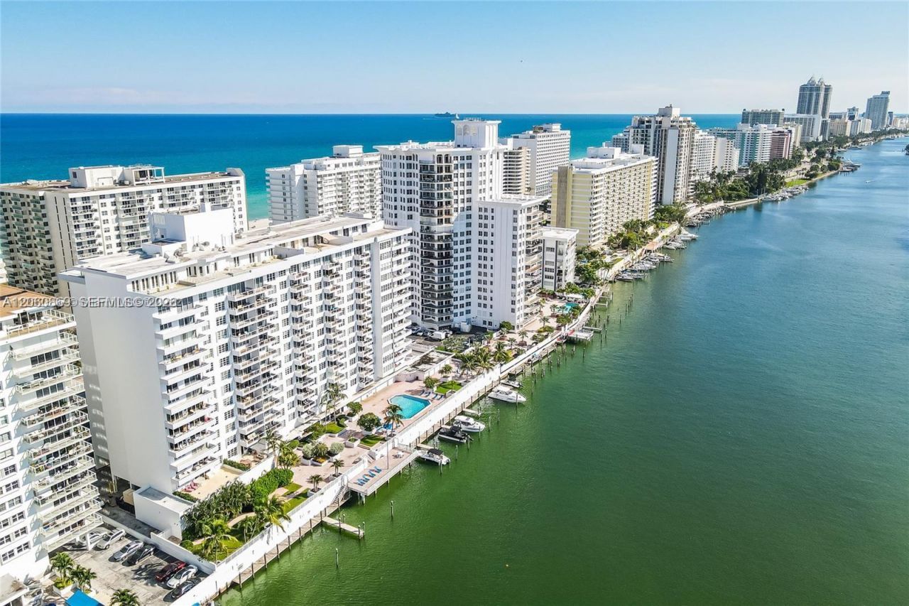 5700 Collins Ave, Unit 15D, Miami Beach, FL 33140 Photo