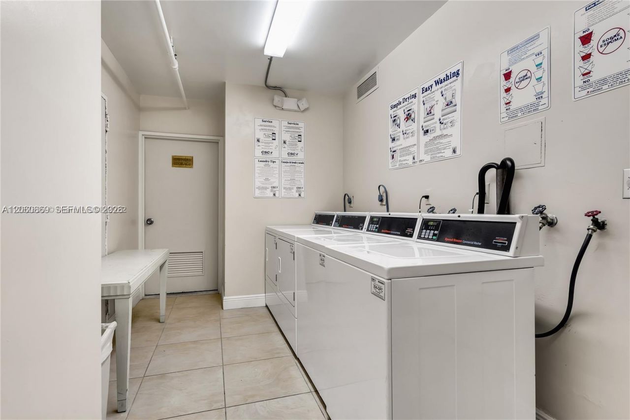 5700 Collins Ave, Unit 15D, Miami Beach, FL 33140 Photo