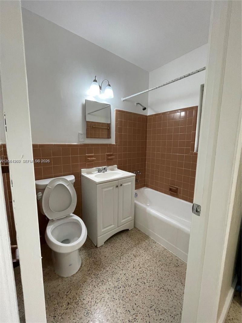 940 SW 4st , Unit 2, Miami, FL 33130 Photo