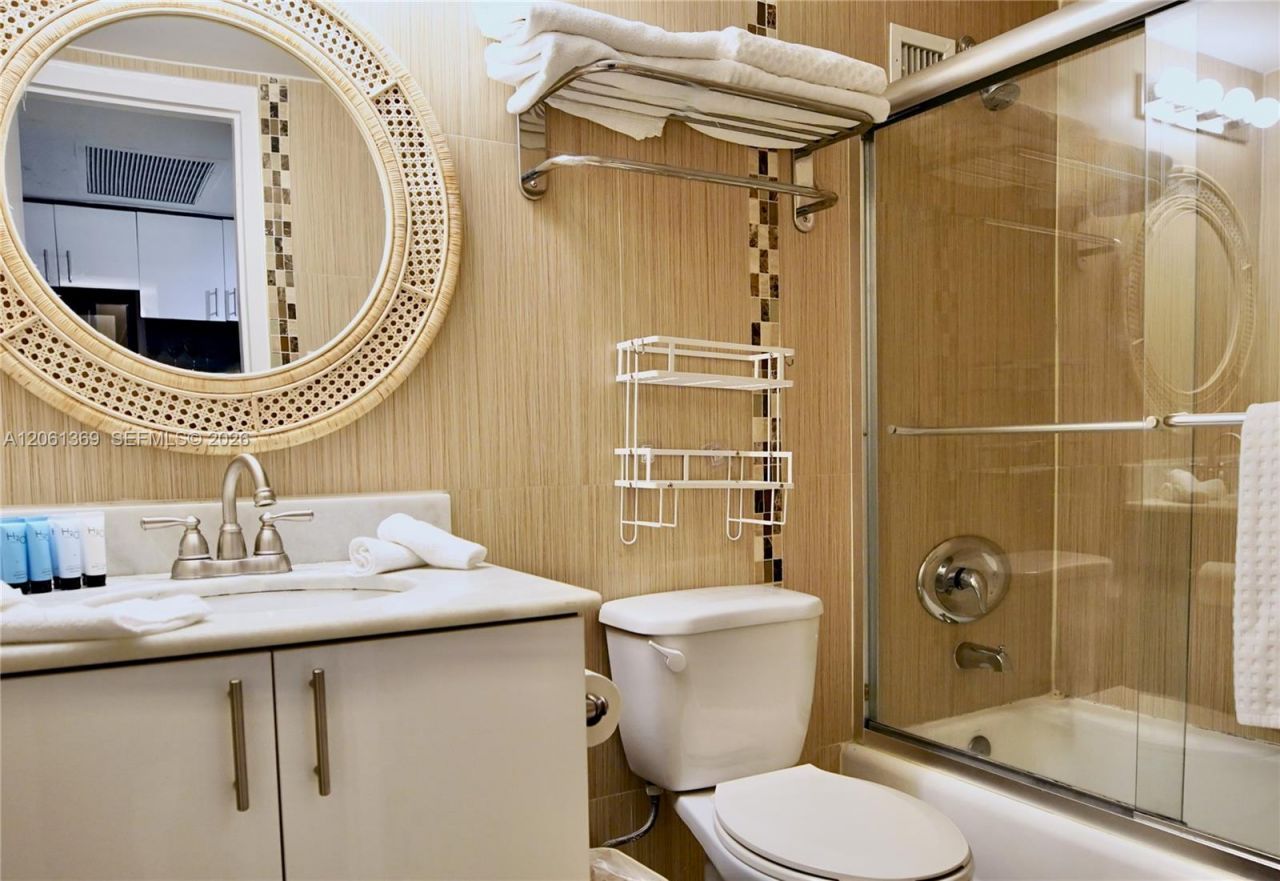 19201 Collins Ave, Unit 726, Sunny Isles Beach, FL 33160 Photo