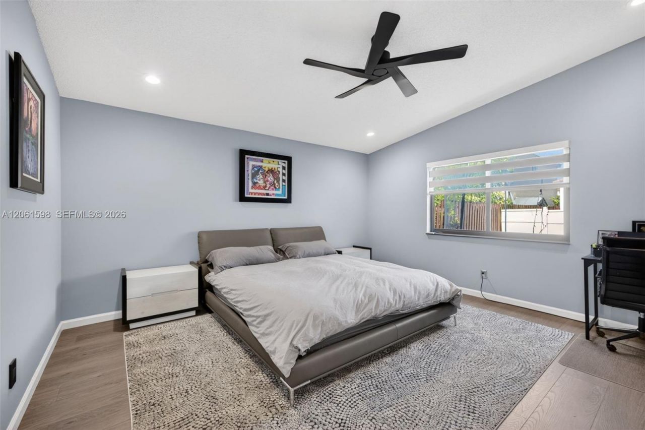 1603 E Harmony Lake Cir, Davie, FL 33324 Photo