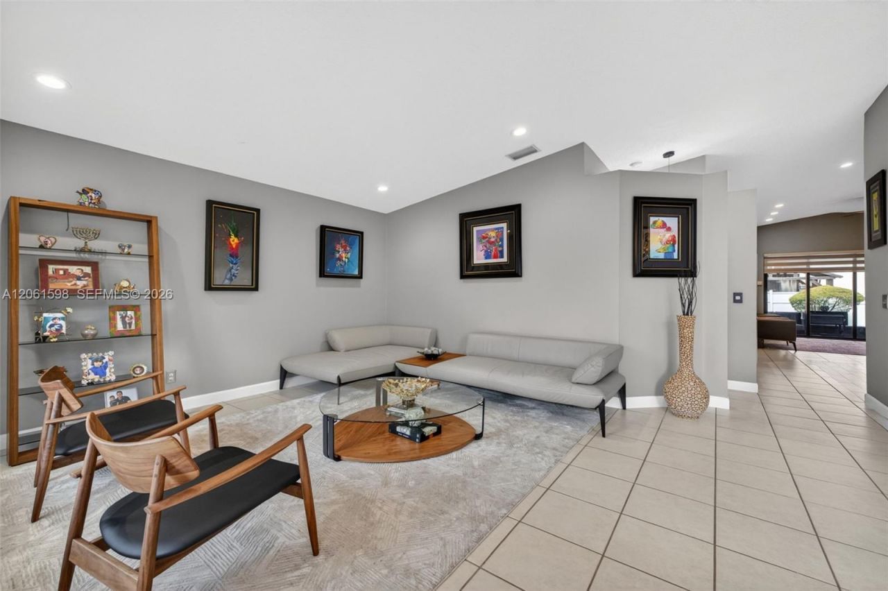 1603 E Harmony Lake Cir, Davie, FL 33324 Photo
