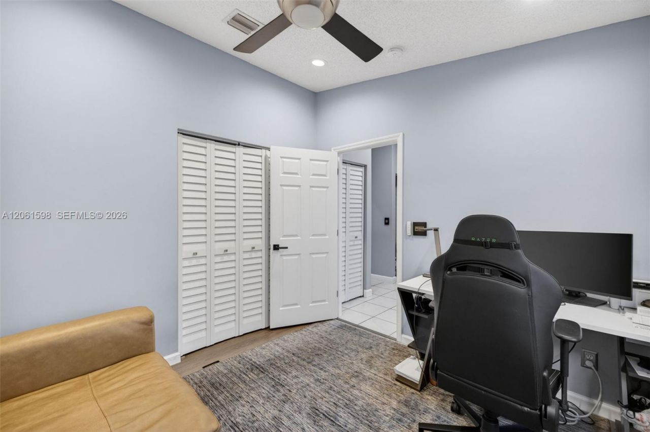 1603 E Harmony Lake Cir, Davie, FL 33324 Photo