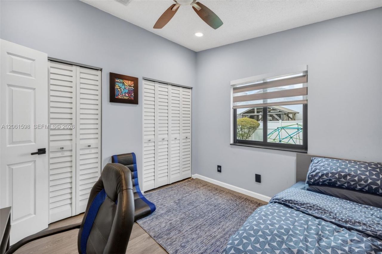 1603 E Harmony Lake Cir, Davie, FL 33324 Photo
