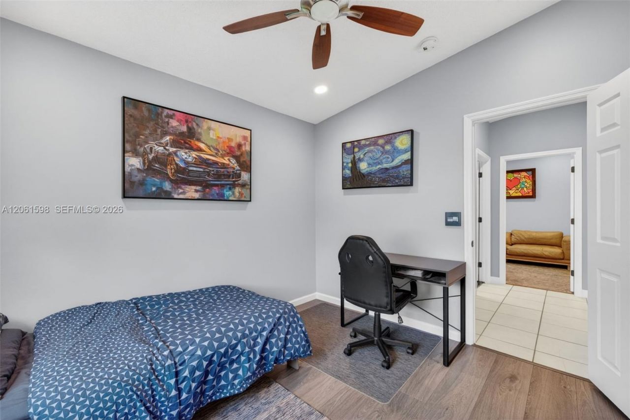 1603 E Harmony Lake Cir, Davie, FL 33324 Photo