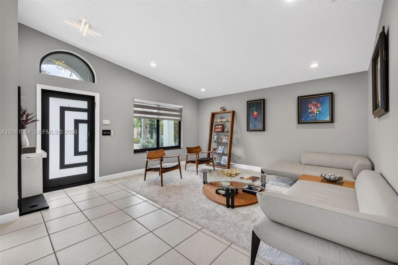1603 E Harmony Lake Cir, Davie, FL 33324 Photo